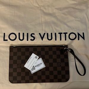Louis Vuitton Damier Wristlet